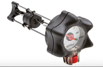 Degalų bako dangtelis su alsuokliu ir lygio davikliu